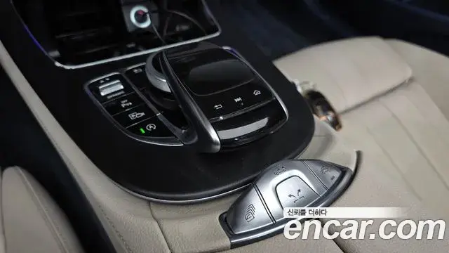 Mercedes-Benz E-Class 2018 — Фото 15/20