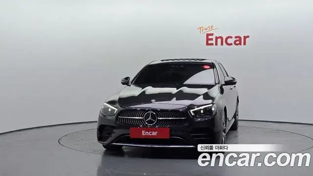 Mercedes-Benz E-Class 2021 — Фото 3/20
