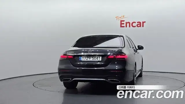 Mercedes-Benz E-Class 2021 — Фото 4/20