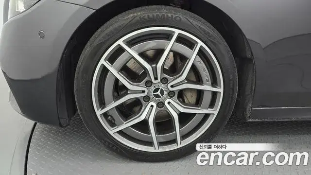 Mercedes-Benz E-Class 2021 — Фото 5/20