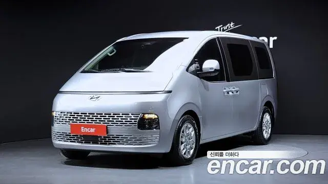 Hyundai Staria 2022 — Photo 9/28