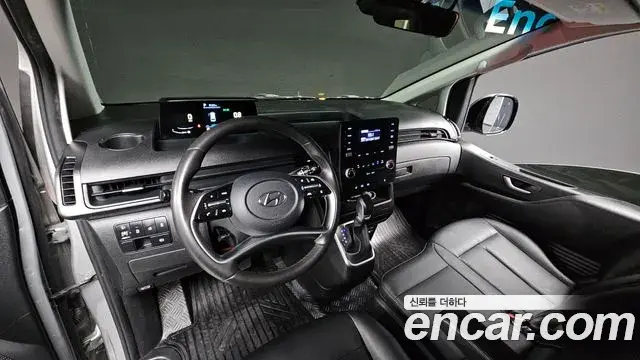 Hyundai Staria 2022 — Photo 12/28