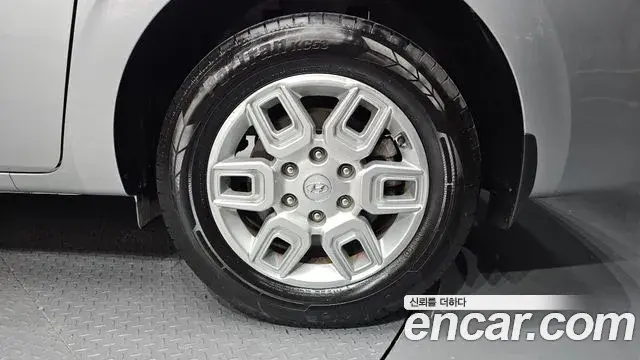 Hyundai Staria 2022 — Photo 8/28