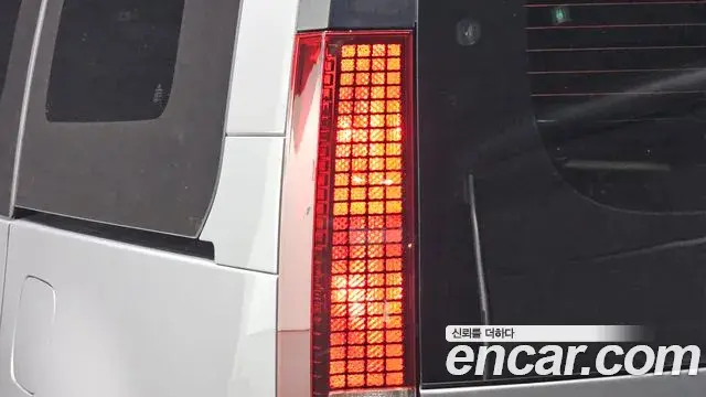 Hyundai Staria 2022 — Photo 1/28