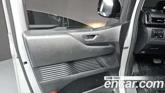 Hyundai Staria 2022 — Photo 18/28