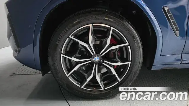 BMW X4 2022 — Фото 4/20