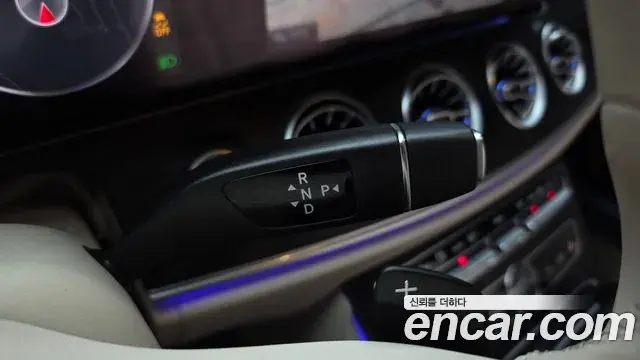 Mercedes-Benz E-Class 2020 — Фото 8/20