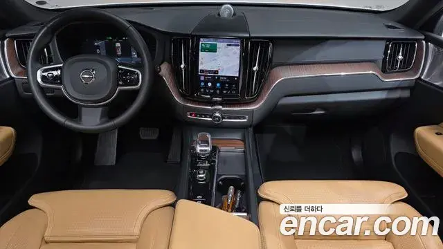 Volvo XC60 2023 — Photo 36/37