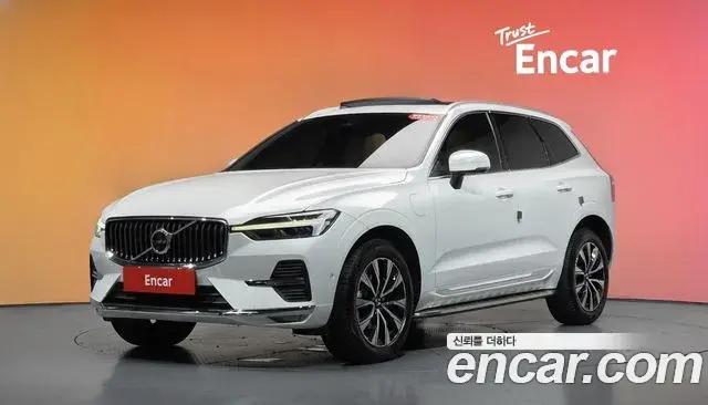 Volvo XC60 2023 — Photo 19/37