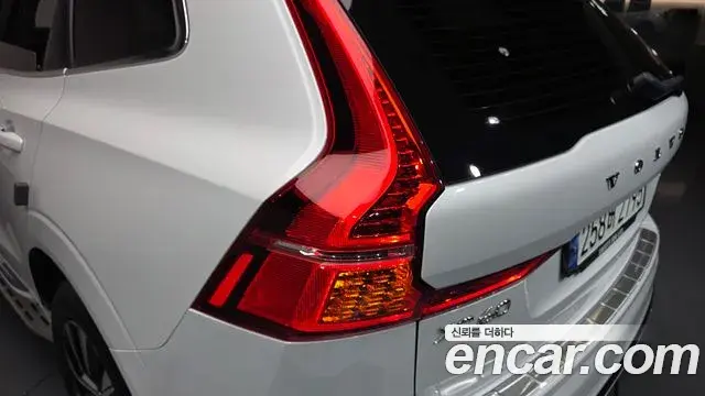 Volvo XC60 2023 — Photo 9/37