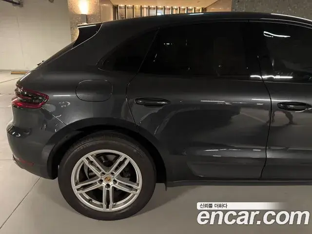 Porsche Macan 2018 — Фото 2/13