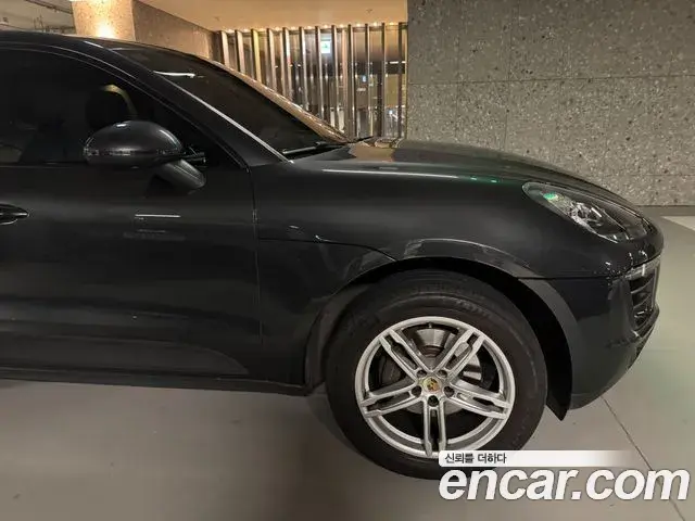 Porsche Macan 2018 — Фото 3/13