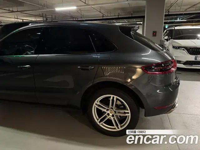 Porsche Macan 2018 — Фото 8/13