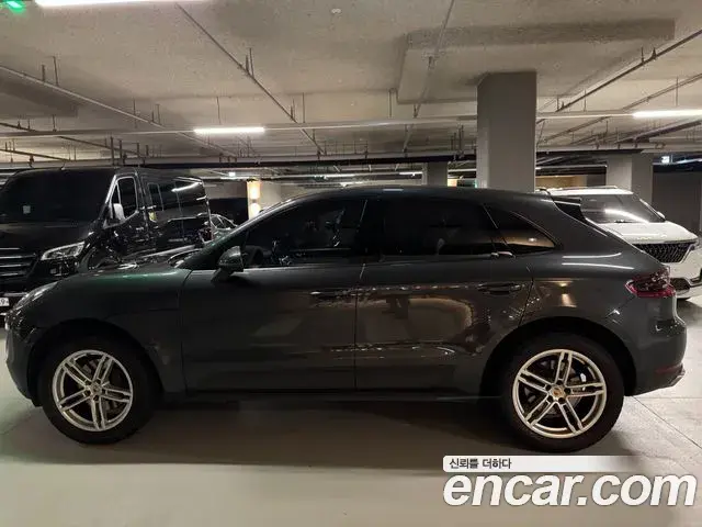 Porsche Macan 2018 — Фото 11/13