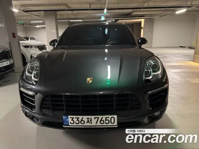 Porsche Macan 2018 — Фото 12/13