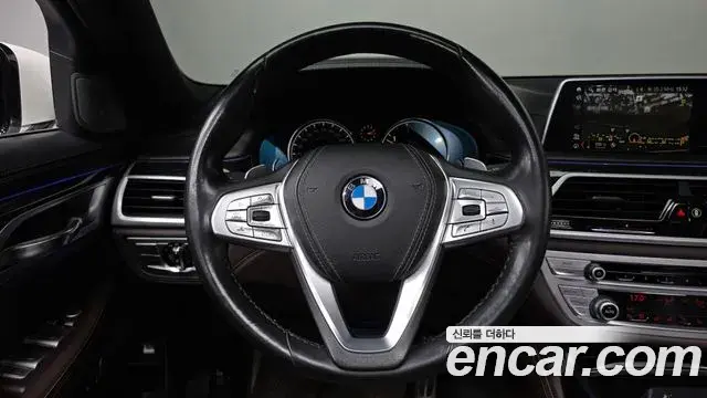 BMW 7 Series 2018 — Фото 13/20