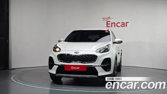 Kia Sportage The Bold 2021 — ფოტო 8/20