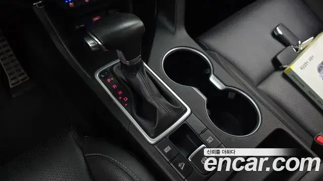 Kia Sportage The Bold 2021 — ფოტო 6/20