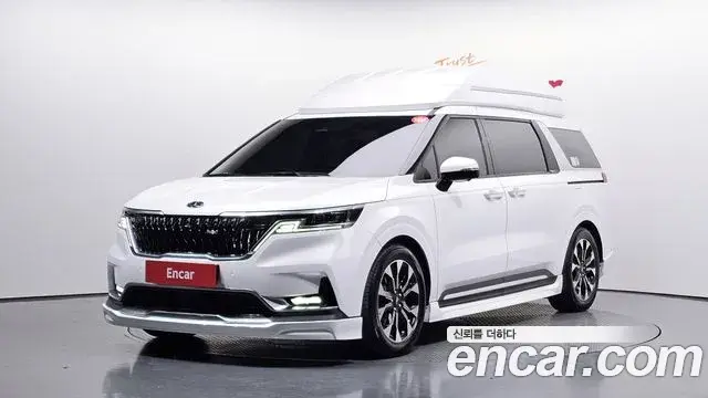 Kia Carnival 2021 — Фото 1/20