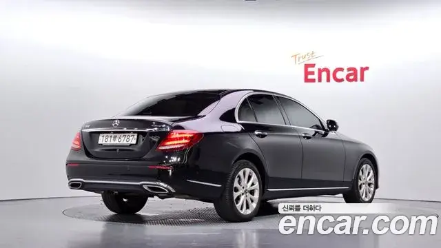 Mercedes-Benz E-Class 2020 — Фото 2/20