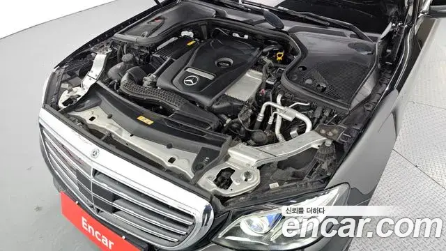 Mercedes-Benz E-Class 2020 — Фото 6/20