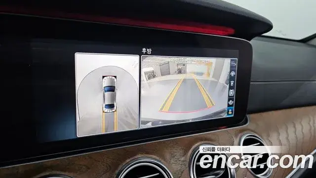 Mercedes-Benz E-Class 2020 — Фото 15/20