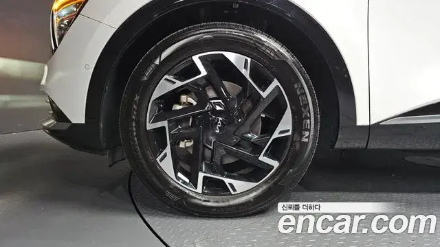 Kia Sportage 2022 — ფოტო 14/36