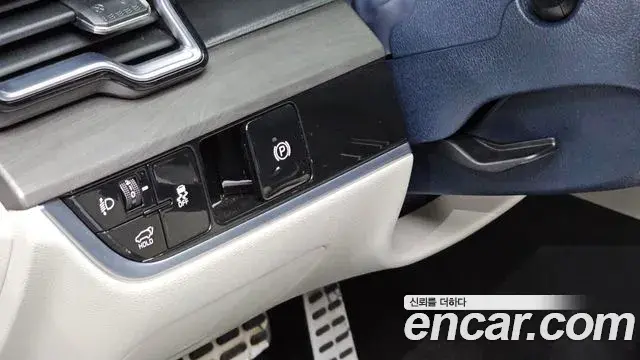 Kia Sportage 2022 — ფოტო 28/36