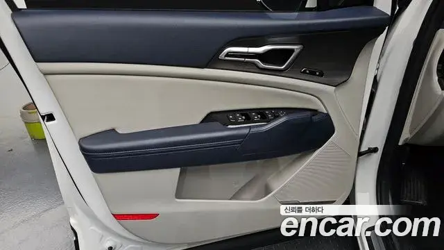 Kia Sportage 2022 — ფოტო 20/36
