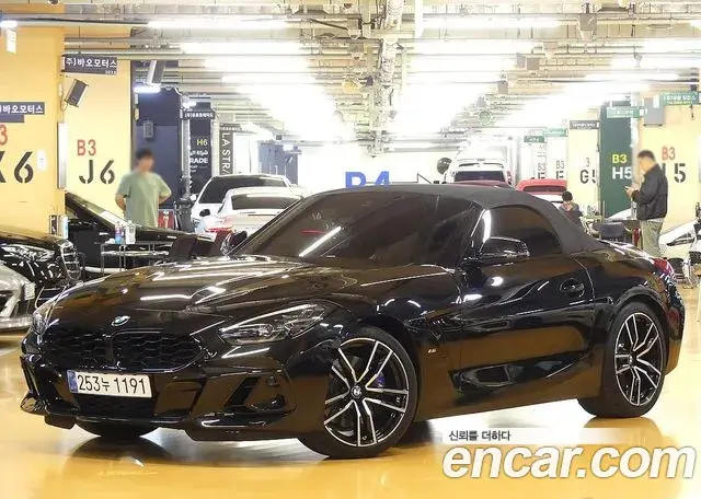 BMW Z4 2025 — Фото 10/20