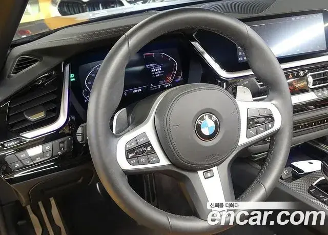 BMW Z4 2025 — Фото 12/20