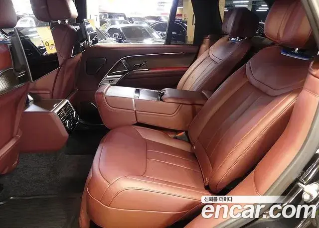 Land Rover Range Rover 2024 — Фото 17/20