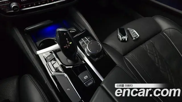 BMW 5 Series 2019 — Фото 9/20
