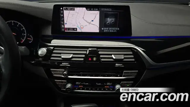 BMW 5 Series 2019 — Фото 14/20