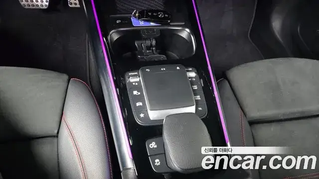Mercedes-Benz GLA-Class 2021 — Фото 9/20