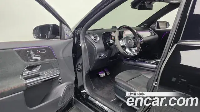 Mercedes-Benz GLA-Class 2021 — Фото 10/20