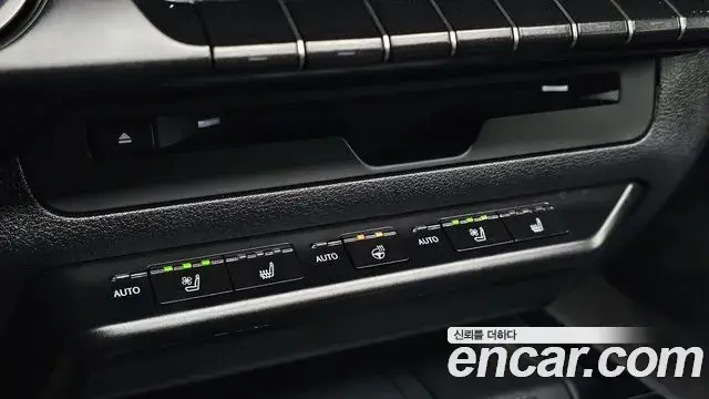Lexus UX250h 2021 — Şəkil 14/30