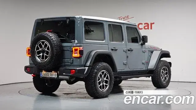 Jeep Wrangler 2025 — Фото 2/20