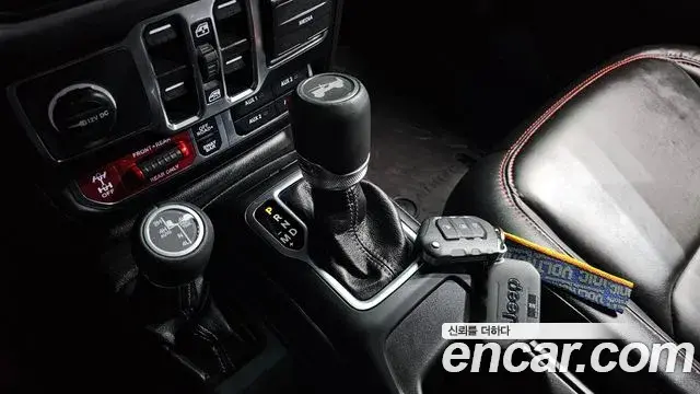 Jeep Wrangler 2025 — Фото 9/20