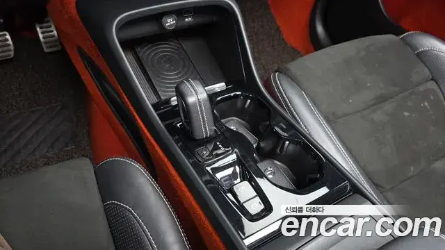 Volvo XC40 2018 — Photo 25/31
