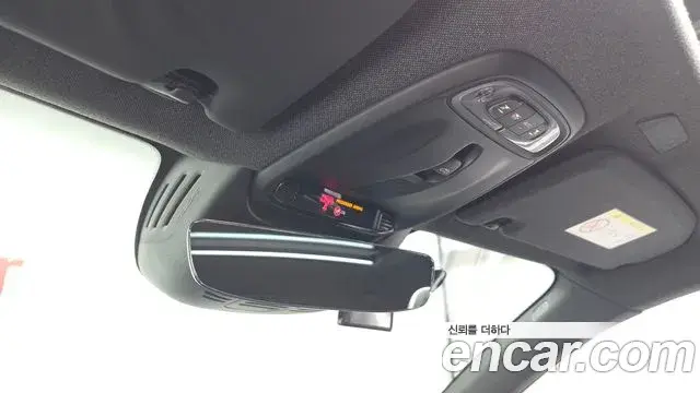 Volvo XC40 2018 — Photo 18/31