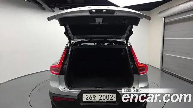 Volvo XC40 2018 — Photo 31/31