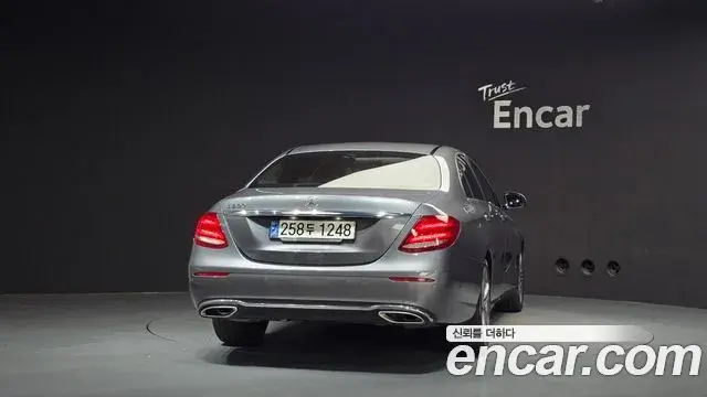 Mercedes-Benz E-Class 2018 — Фото 4/20
