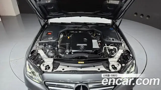 Mercedes-Benz E-Class 2018 — Фото 6/20
