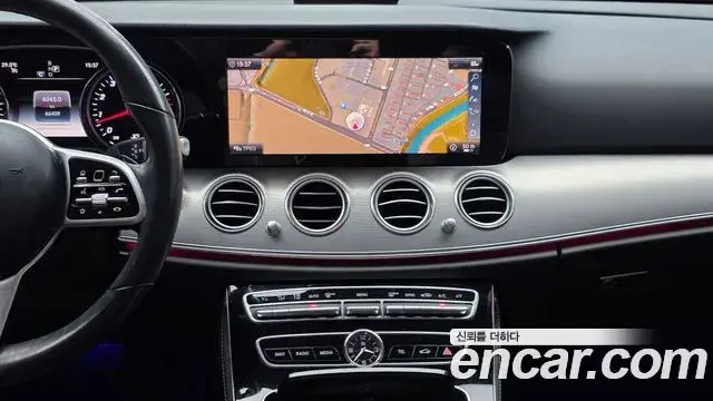 Mercedes-Benz E-Class 2018 — Фото 14/20