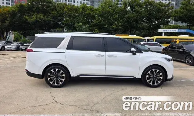 Kia Carnival 2022 — Фото 3/18