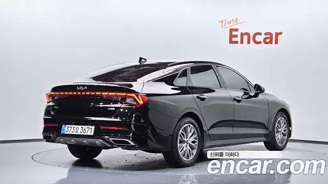Kia K5 2022 — Şəkil 8/31