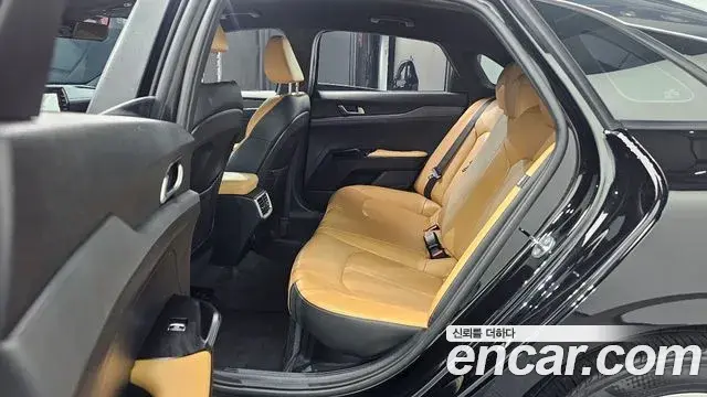 Kia K5 2022 — Şəkil 28/31