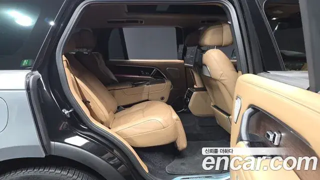 Land Rover Range Rover 2024 — Фото 11/20