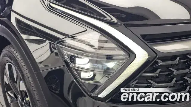 Kia Sportage 2023 — Photo 8/34